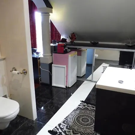 Avec Piscine/jacuzzi *
